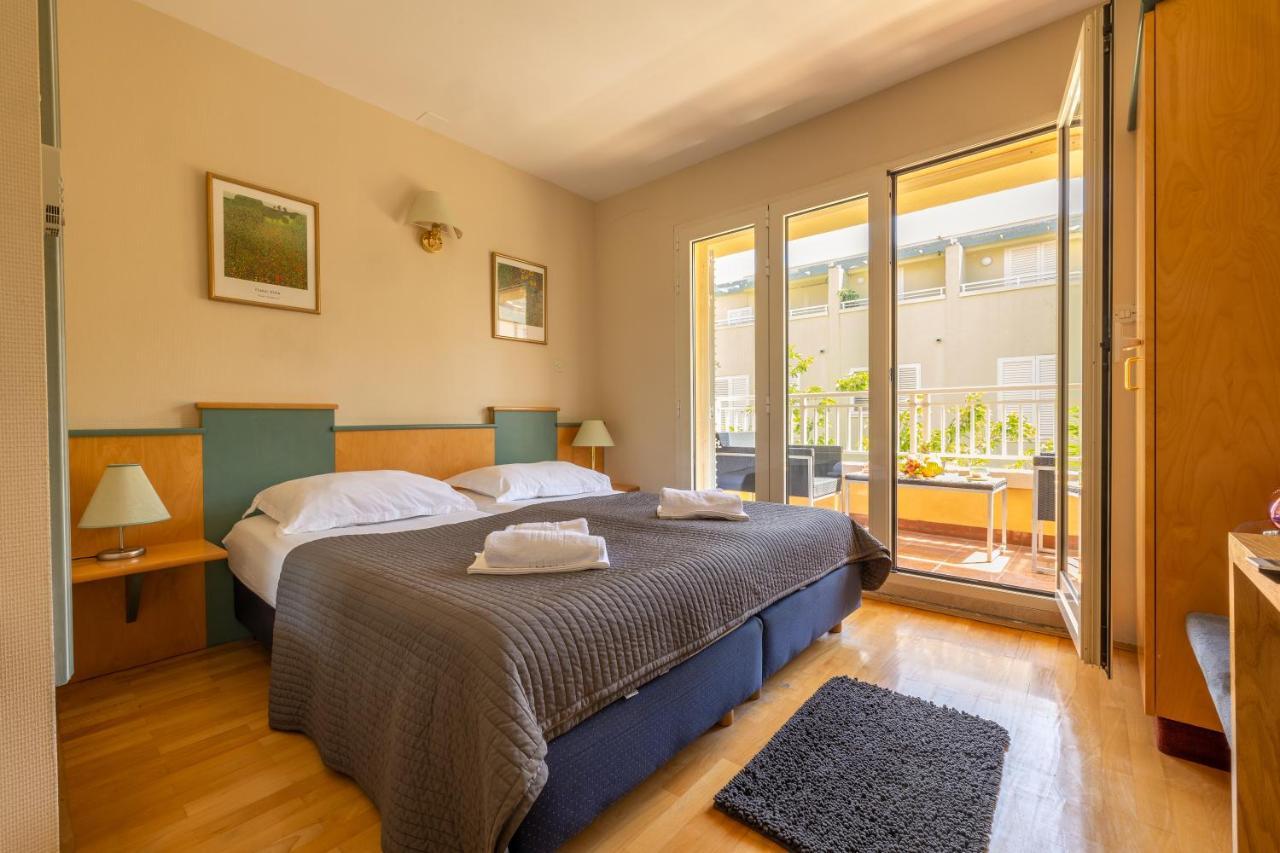 Apartel Park Osejava Maison d'hôtes 4*